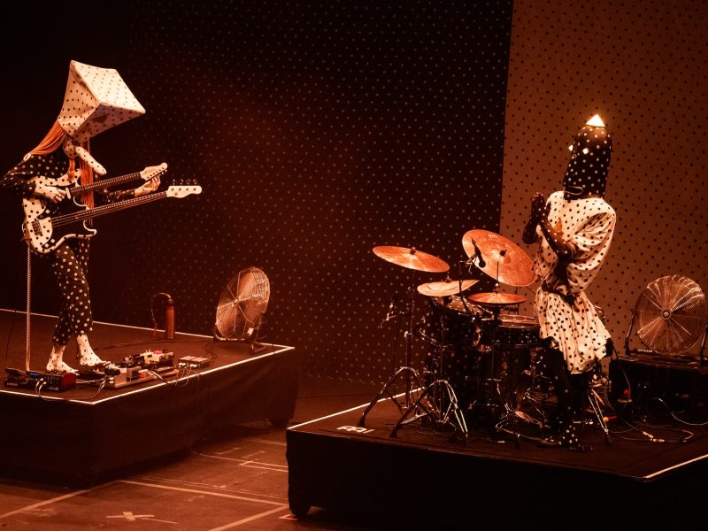 Angine de Poitrine leva math rock alienígena a Londres com show elogiado por habilidade musical