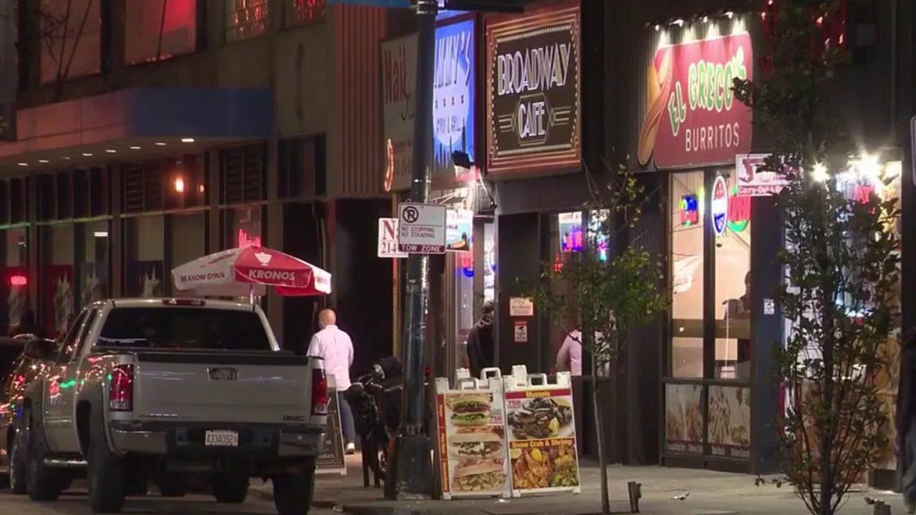 Polícia de Chicago alerta para golpe solidário em bares e cafés após oito furtos