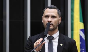 Cleitinho Azevedo vence em Minas Gerais e garante governo no primeiro turno