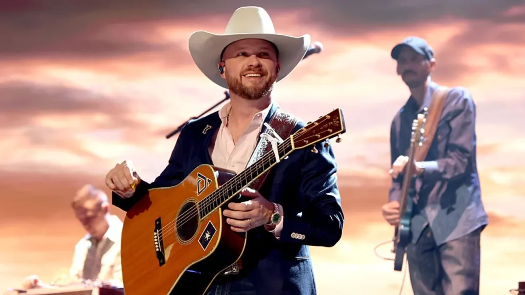 Cody Johnson recusou proposta de gravadora que pedia troca do chapéu de cowboy por boné
