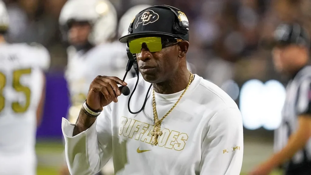Dakich critica gestão de Deion Sanders em Colorado e chama programa de cavalo de Troia