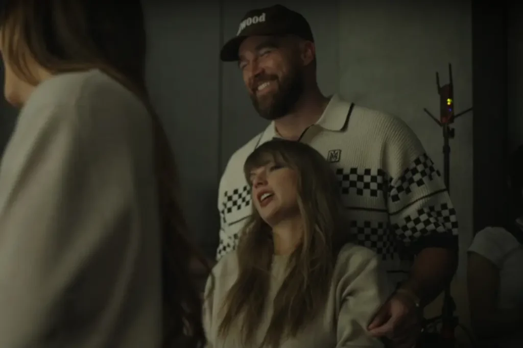 Travis Kelce aparece nos bastidores da gravação do clipe Patient Zero, dirigido por Taylor Swift