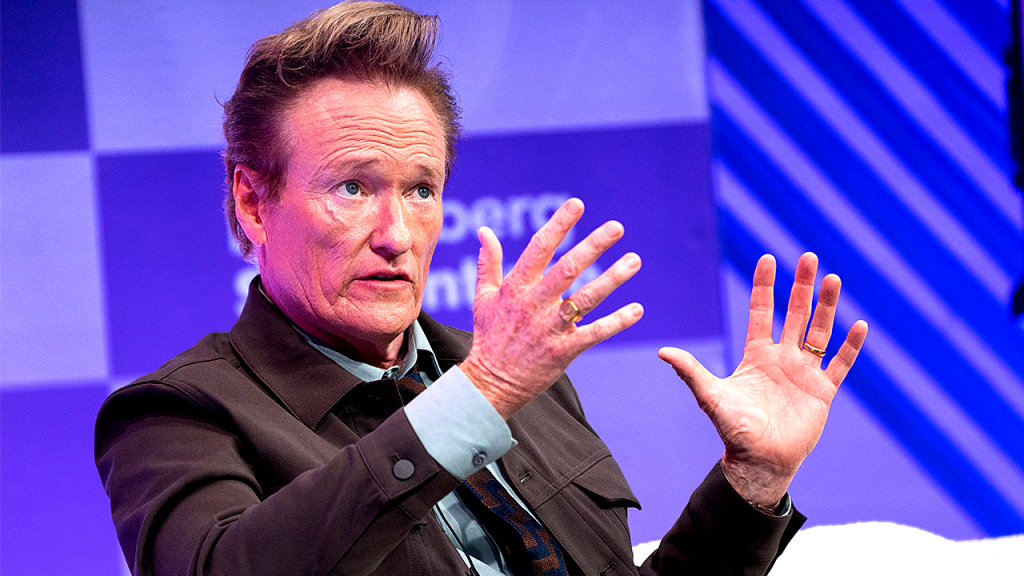 Conan OBrien compara queda da TV late-night à indústria automotiva de Detroit
