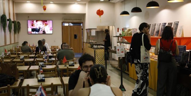 Serviços recuam 0,1% em agosto e ficam a 0,3% do recorde histórico