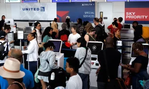 Airlines push CDC to delay Ebola travel requirement for U.S. flights