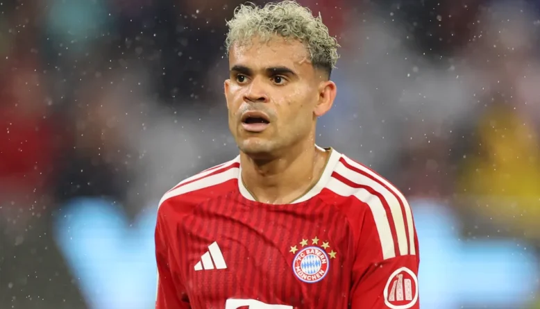 Sem Díaz entre os titulares, Bayern aposta em Davies contra o Arsenal na Champions
