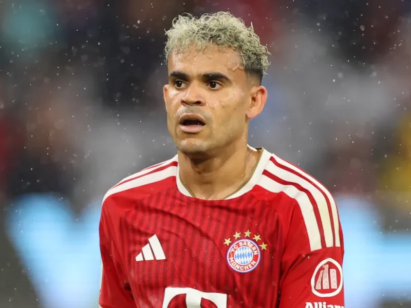 Sem Díaz entre os titulares, Bayern aposta em Davies contra o Arsenal na Champions
