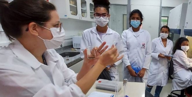 Futuras Cientistas prorroga inscrições e oferece 470 vagas em imersão científica