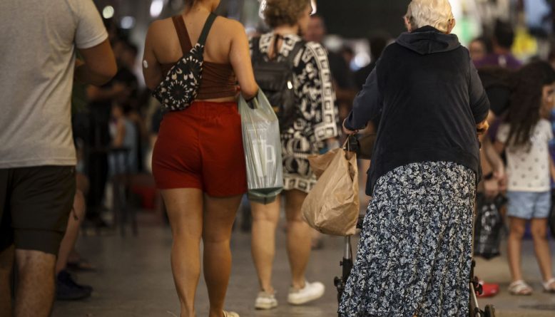 Corte de R$ 200 bilhões inviabiliza preservar área social, avaliam economistas