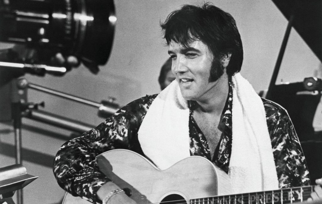 Herdeiros de Elvis Presley processam Anthropic por uso de 274 músicas em treinamento de IA