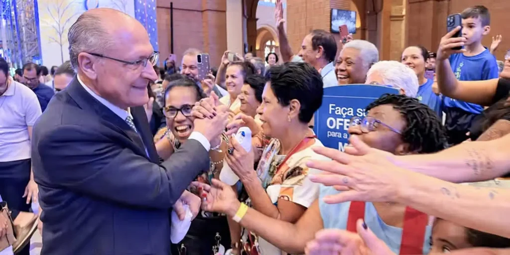 Alckmin defende isenção da Justiça Eleitoral e liberdade religiosa em Aparecida