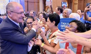 Alckmin defende isenção da Justiça Eleitoral e liberdade religiosa em Aparecida