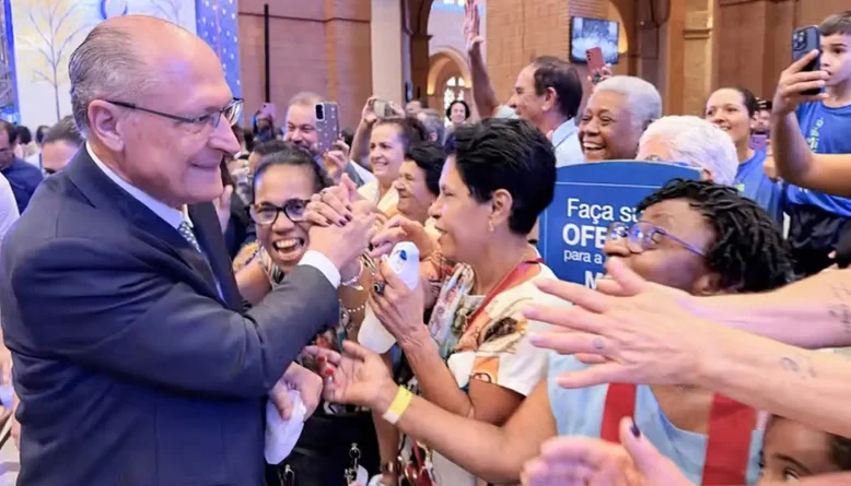 Alckmin defende isenção da Justiça Eleitoral e liberdade religiosa em Aparecida