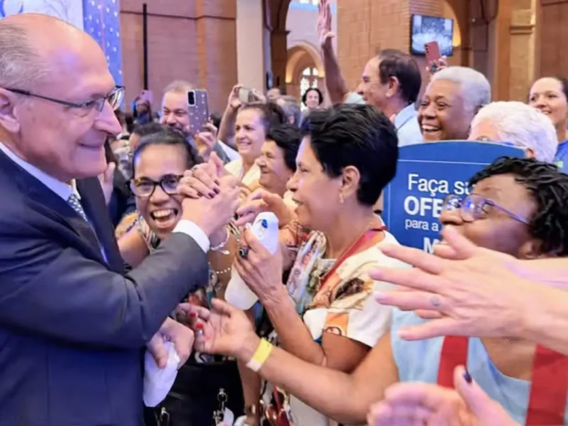 Alckmin defende isenção da Justiça Eleitoral e liberdade religiosa em Aparecida