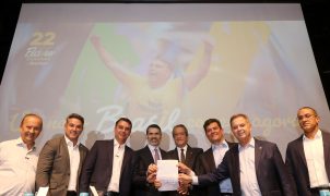 Flávio Bolsonaro reúne 14 governadores eleitos e recebe apoio de Augusto Cury