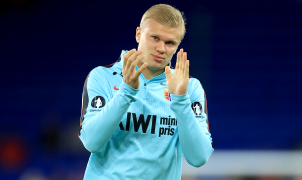 Norwegian soccer star files lawsuit against airline that photoshopped his hair onto an airplane