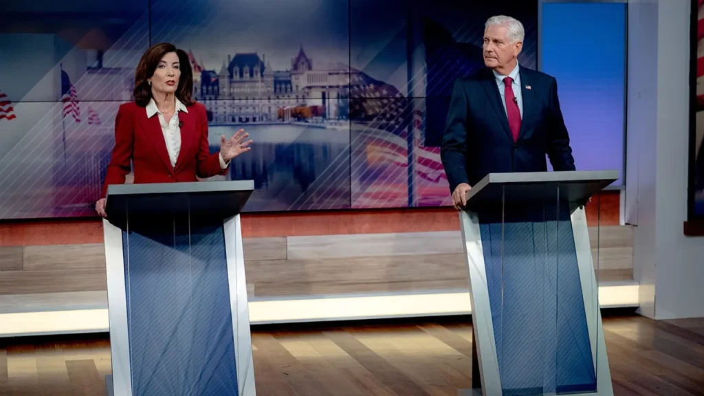 Hochul e Blakeman trocam acusações sobre imigração e economia em debate eleitoral em Nova York