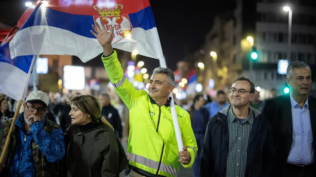 Vucic reconhece derrota para lista estudantil e encerra 14 anos de governo na Sérvia