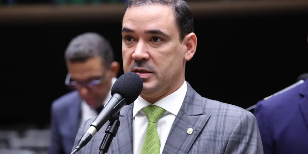 Vicentinho Júnior vence segundo turno e assume governo do Tocantins