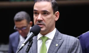Vicentinho Júnior vence segundo turno e assume governo do Tocantins