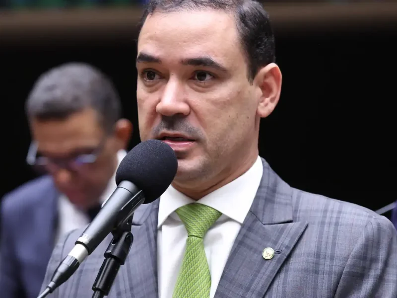 Vicentinho Júnior vence segundo turno e assume governo do Tocantins