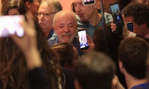 Lula é reeleito com mais de 64 milhões de votos e promete regular plataformas digitais