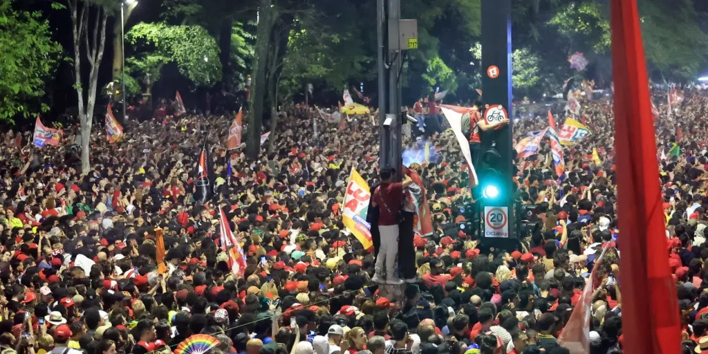 Lula alcança 64,2 milhões de votos e bate próprio recorde em eleição presidencial