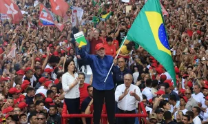 Lula vence Flávio Bolsonaro e conquista quarto mandato com virada no segundo turno
