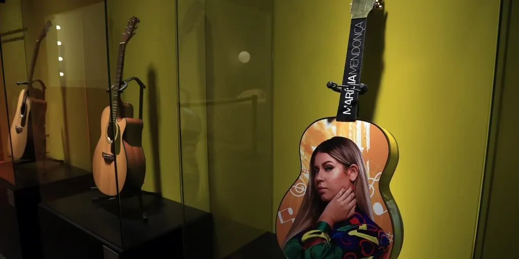 MIS abre exposição sensorial sobre Marília Mendonça em São Paulo
