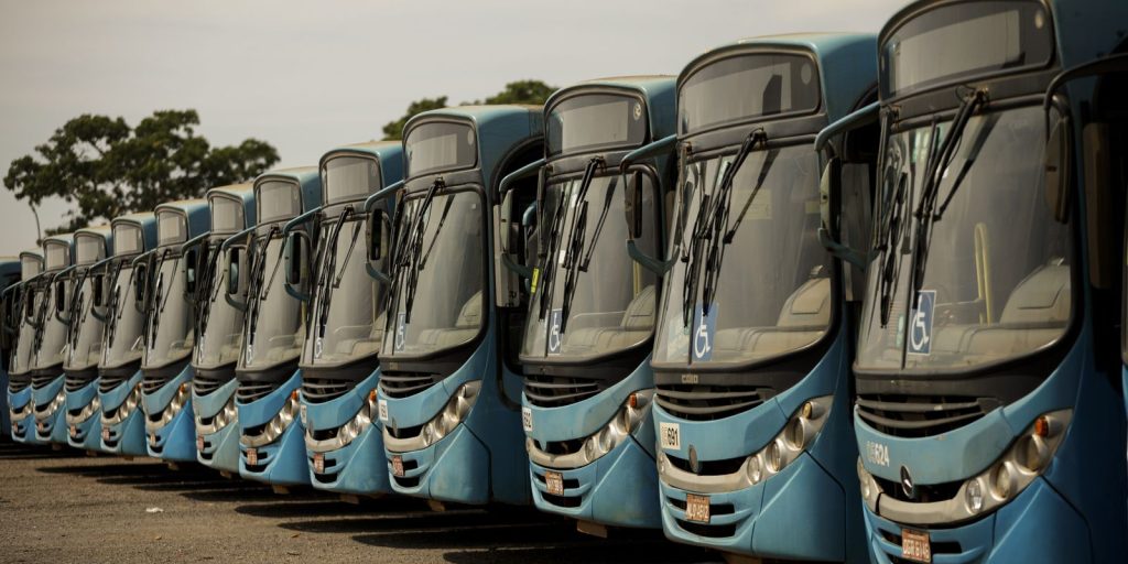 TRE-BA manda restabelecer frota integral de ônibus em Salvador e prevê multa de R$ 1 milhão por hora