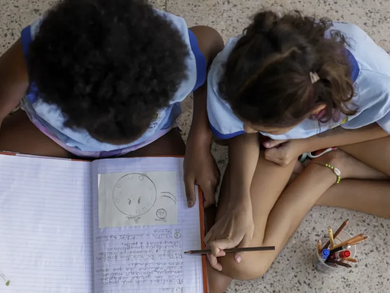 Redes de ensino ampliam estruturas de equidade racial, aponta diagnóstico do MEC