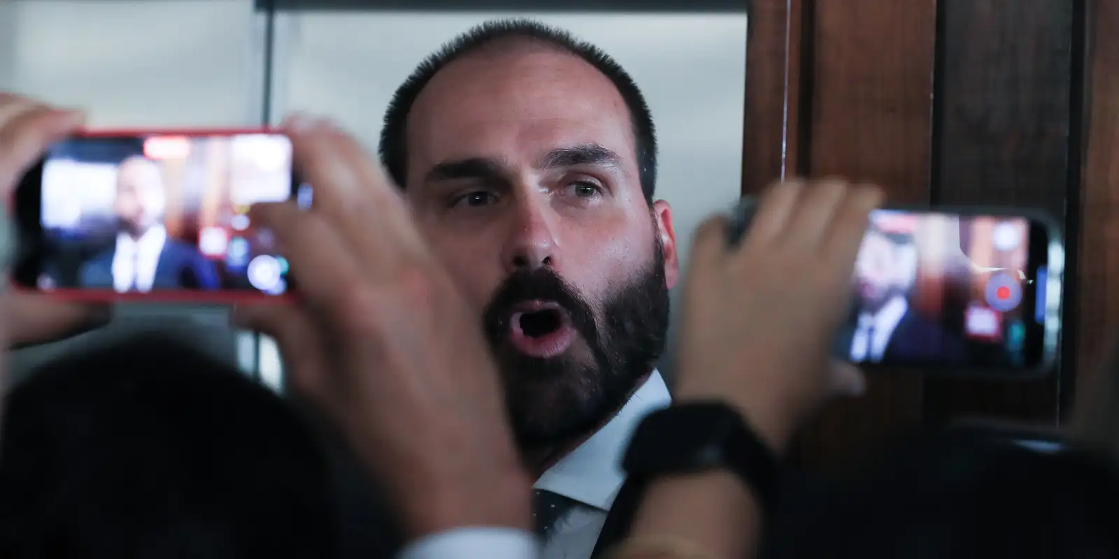 Eduardo Bolsonaro tem prisão aberta e pena pendente no BNMP após condenação no STF