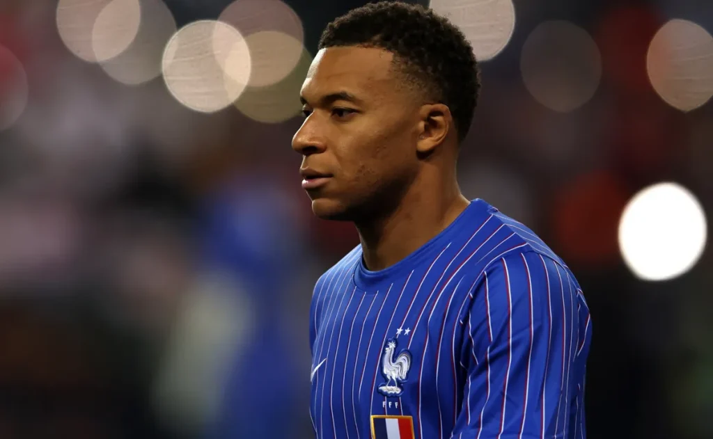 Sem Mbappé, França recebe Itália no Stade de France pela Liga das Nações
