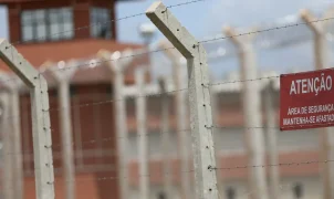 Operação Mute apreende quase 600 celulares em 107 presídios brasileiros