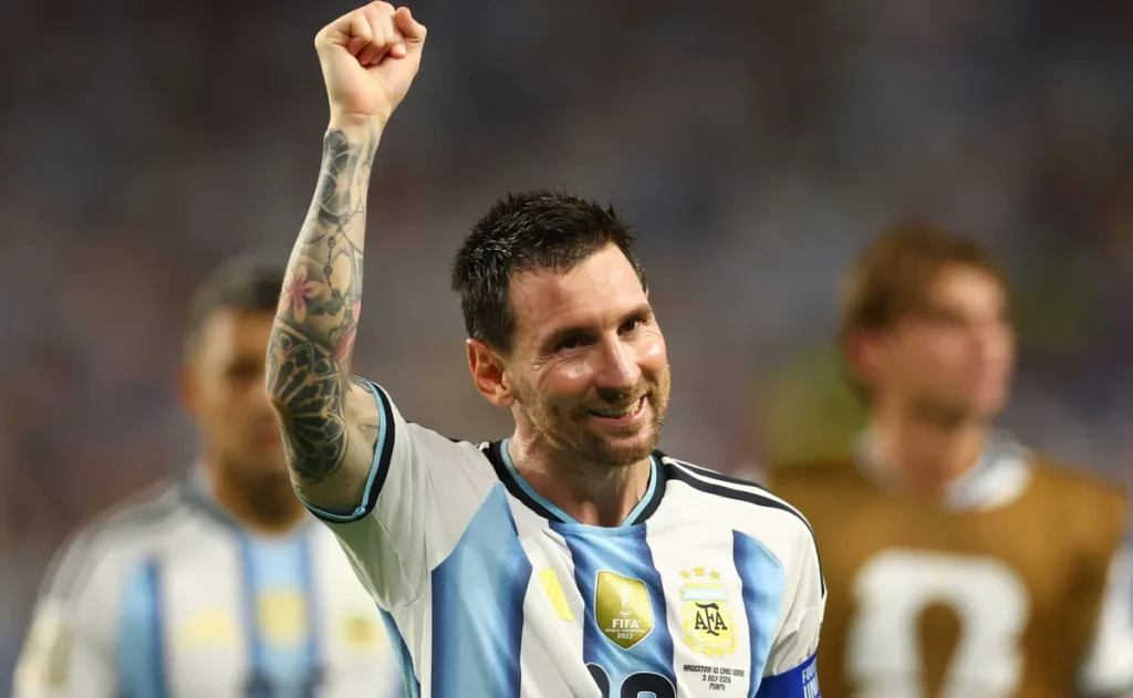 Messi encerra carreira na seleção argentina com 125 gols e 207 jogos