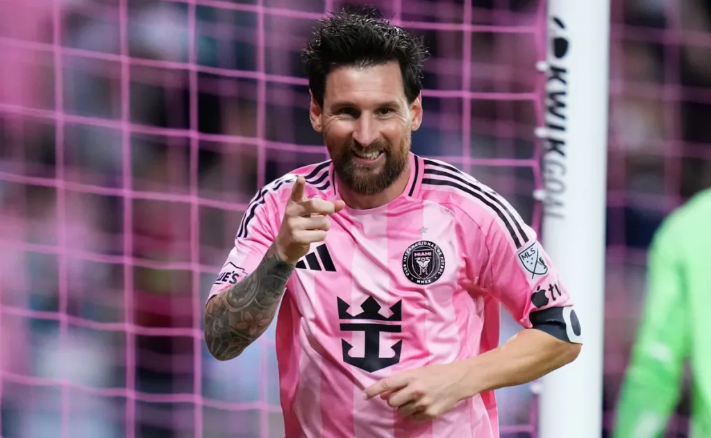 Messi marca duas vezes em vitória do Inter Miami e chega a 934 gols na carreira
