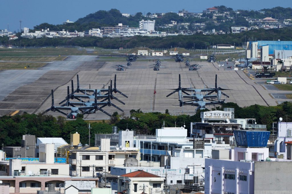 Osprey dos Marines pega fogo após pouso forçado na Carolina do Norte