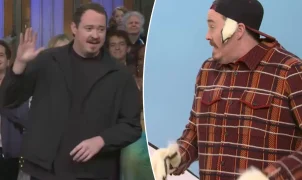 Shane Gillis solta palavrão ao vivo no SNL durante esquete e pede desculpas