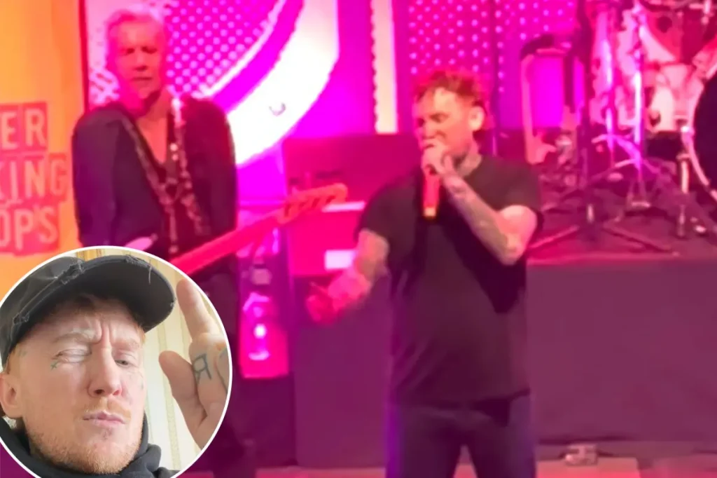 Frank Carter interrompe show e expulsa homem de mosh pit exclusivo para mulheres