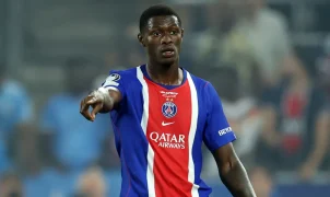 Nuno Mendes desfalca PSG contra o Barcelona por lesão muscular na coxa esquerda