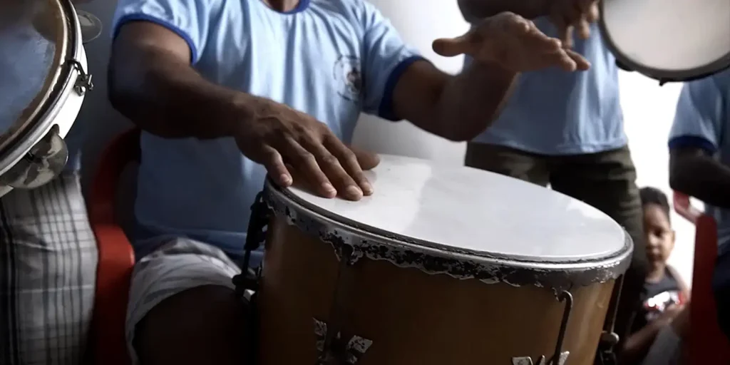 Musicoterapia utiliza som e voz como ferramentas de tratamento em saúde