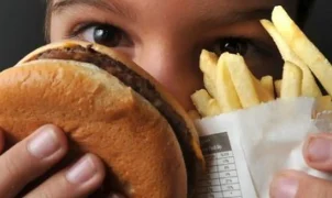 OMS lança primeiro guia contra obesidade infantil e desaconselha remédios e cirurgia até os 9 anos