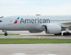 American Airlines plane blows tire during landing at Chicago O'Hare: FAA