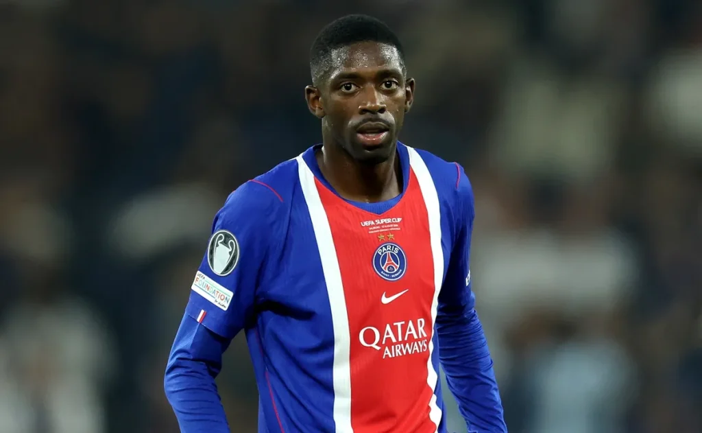 Dembele deixa campo lesionado aos 19 minutos em duelo do PSG contra o Barcelona