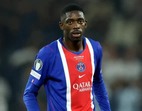 Dembele deixa campo lesionado aos 19 minutos em duelo do PSG contra o Barcelona