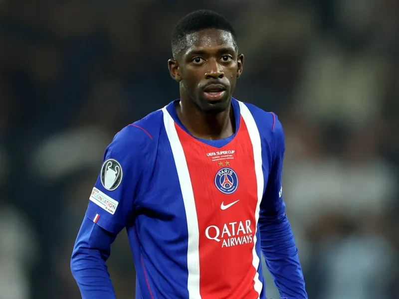 Dembele deixa campo lesionado aos 19 minutos em duelo do PSG contra o Barcelona