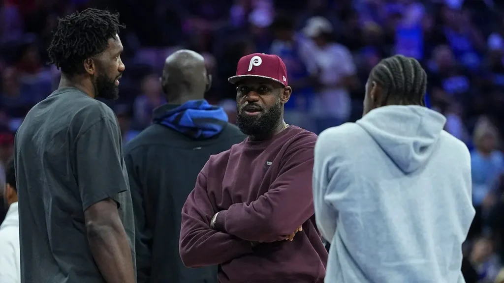 LeBron James nega atrito com Embiid, mas tensão de liderança nos Sixers segue em pauta