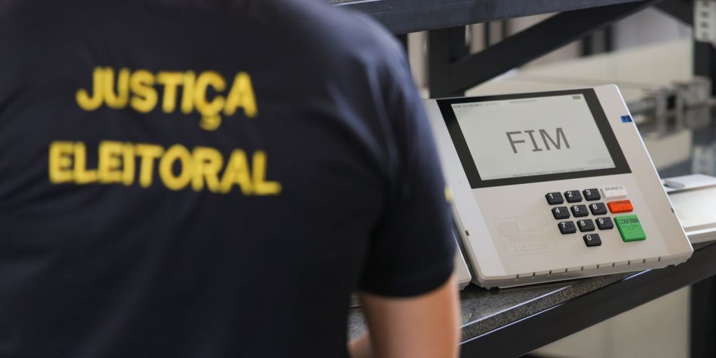 TREs sorteiam urnas que passarão por auditoria no segundo turno