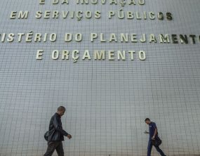 Planejamento quer remanejar R$ 20 bilhões no Orçamento de 2027 para acomodar novos gastos