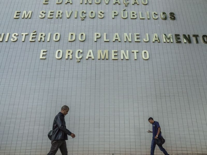 Planejamento quer remanejar R$ 20 bilhões no Orçamento de 2027 para acomodar novos gastos